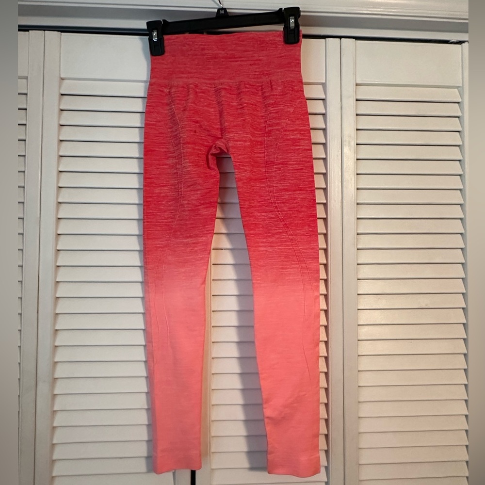 Athletic leggings